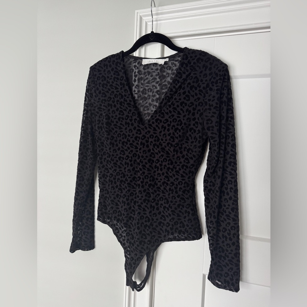 Astr Black Leopard Print V-Neck Bodysuit
